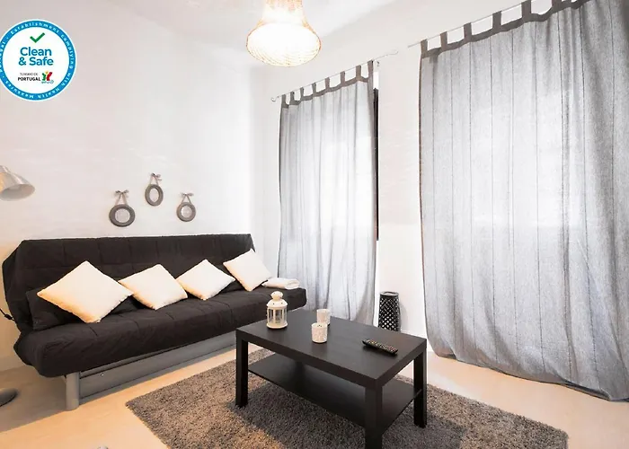 Trendy Alcantara Apartment